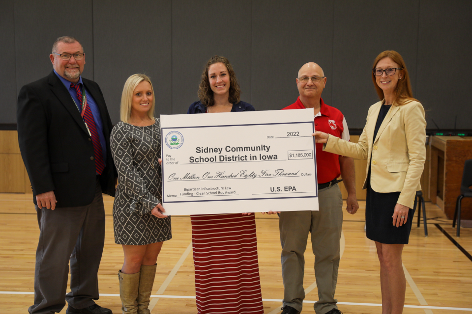 EPA Region 7 Celebrates Clean School Bus Rebate Program in Sidney, Iowa